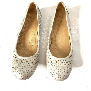 Naturalizer Sliver Perforated Leather Ballet Flats